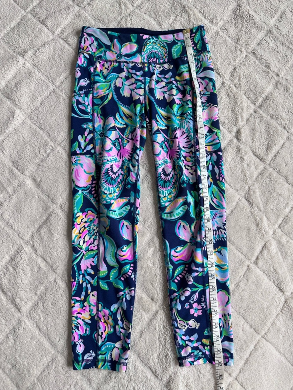 Lilly Pulitzer | Pineapple Par Luxletic Weekender Mid-rise Leggings | Size Small - Picture 10 of 12